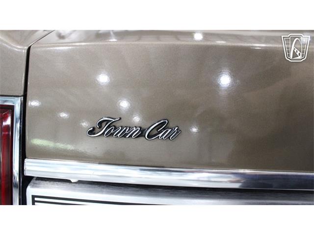 1989 Lincoln Town Car (CC-2074462) for sale in Runnemede, New Jersey