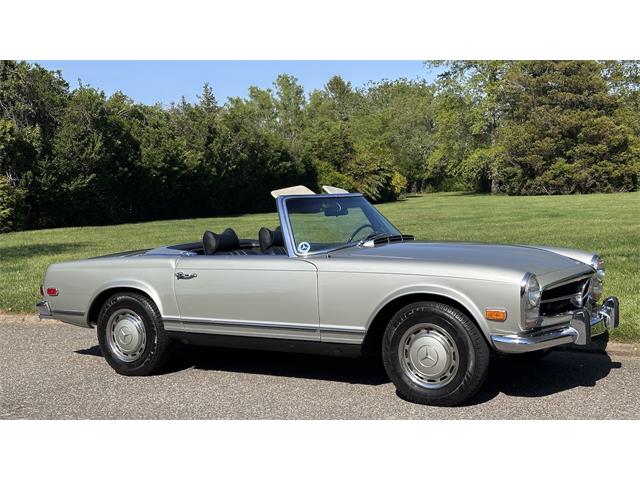 1969 Mercedes-Benz 280SL (CC-2074997) for sale in Southampton, New York