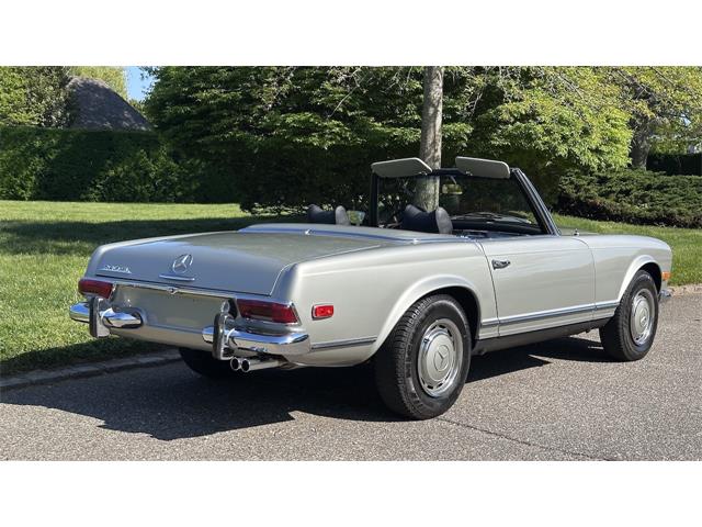 1969 Mercedes-Benz 280SL (CC-2074997) for sale in Southampton, New York