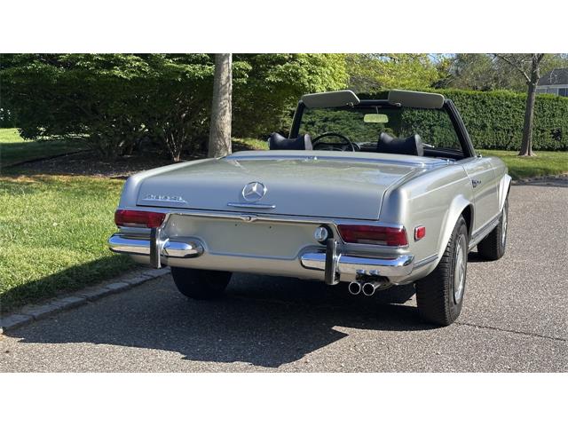 1969 Mercedes-Benz 280SL (CC-2074997) for sale in Southampton, New York