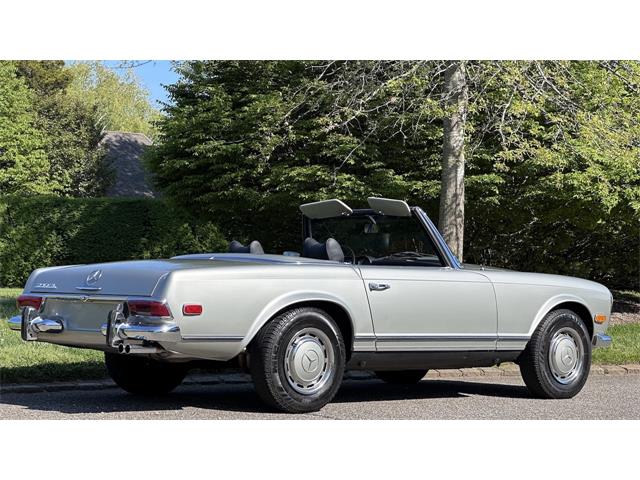1969 Mercedes-Benz 280SL (CC-2074997) for sale in Southampton, New York