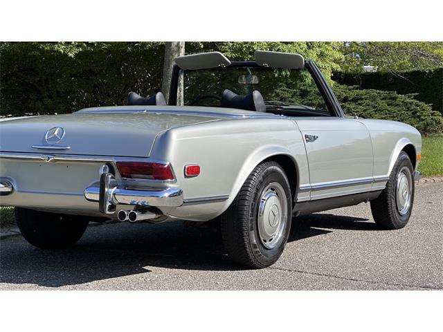 1969 Mercedes-Benz 280SL (CC-2074997) for sale in Southampton, New York