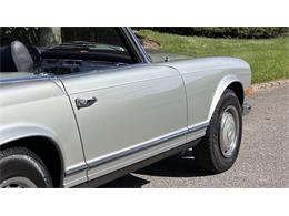 1969 Mercedes-Benz 280SL (CC-2074997) for sale in Southampton, New York