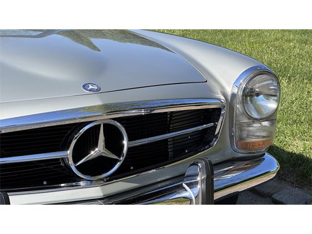 1969 Mercedes-Benz 280SL (CC-2074997) for sale in Southampton, New York