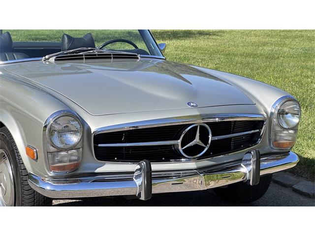1969 Mercedes-Benz 280SL (CC-2074997) for sale in Southampton, New York