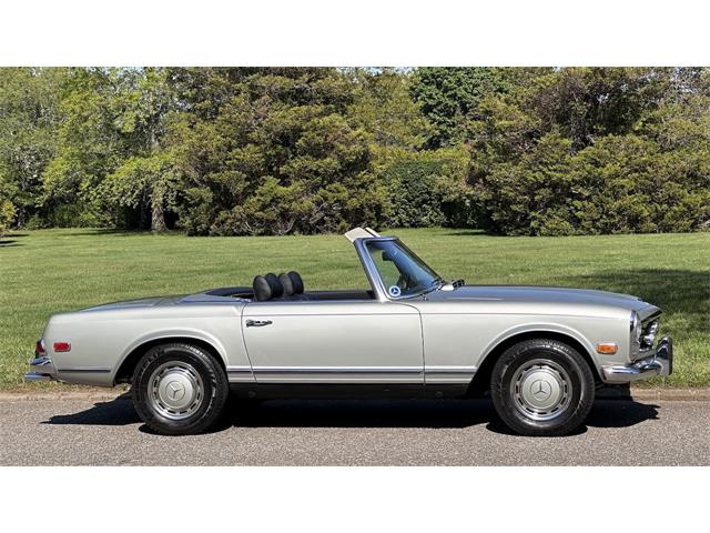 1969 Mercedes-Benz 280SL (CC-2074997) for sale in Southampton, New York