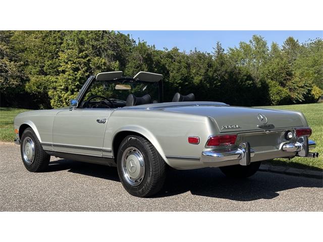 1969 Mercedes-Benz 280SL (CC-2074997) for sale in Southampton, New York
