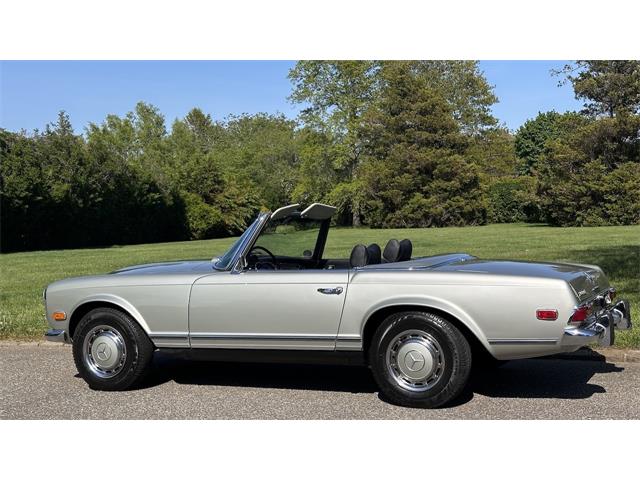 1969 Mercedes-Benz 280SL (CC-2074997) for sale in Southampton, New York