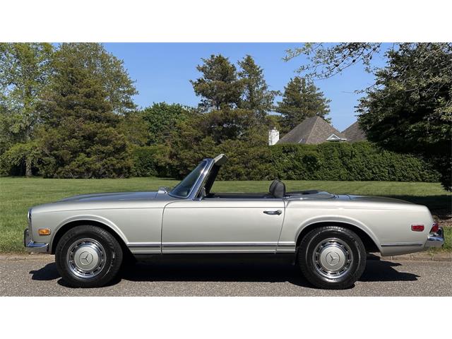 1969 Mercedes-Benz 280SL (CC-2074997) for sale in Southampton, New York