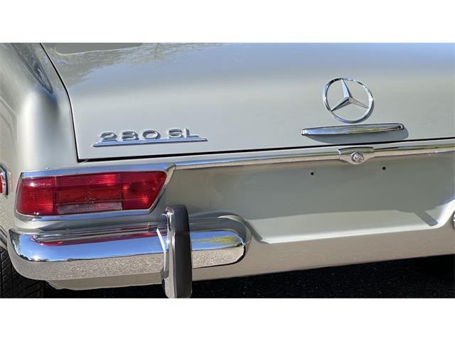 1969 Mercedes-Benz 280SL (CC-2074997) for sale in Southampton, New York