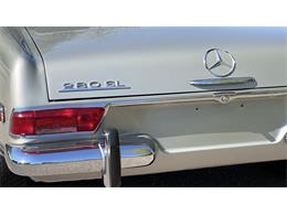 1969 Mercedes-Benz 280SL (CC-2074997) for sale in Southampton, New York