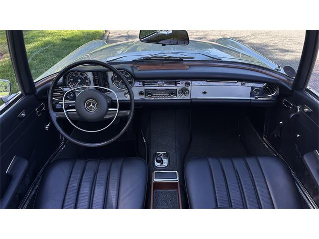1969 Mercedes-Benz 280SL (CC-2074997) for sale in Southampton, New York