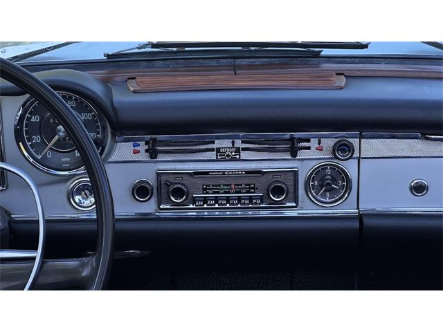 1969 Mercedes-Benz 280SL (CC-2074997) for sale in Southampton, New York