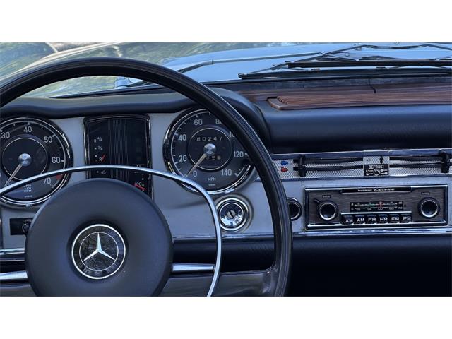 1969 Mercedes-Benz 280SL (CC-2074997) for sale in Southampton, New York