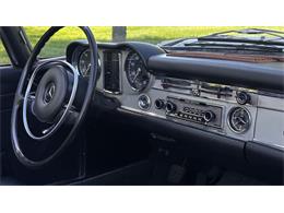 1969 Mercedes-Benz 280SL (CC-2074997) for sale in Southampton, New York