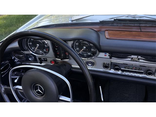 1969 Mercedes-Benz 280SL (CC-2074997) for sale in Southampton, New York