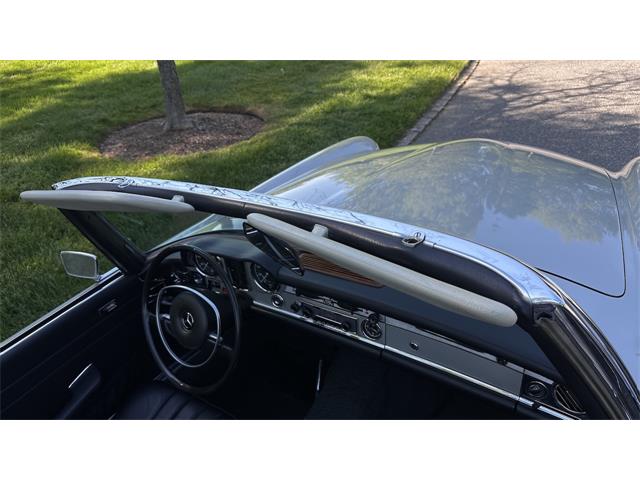 1969 Mercedes-Benz 280SL (CC-2074997) for sale in Southampton, New York
