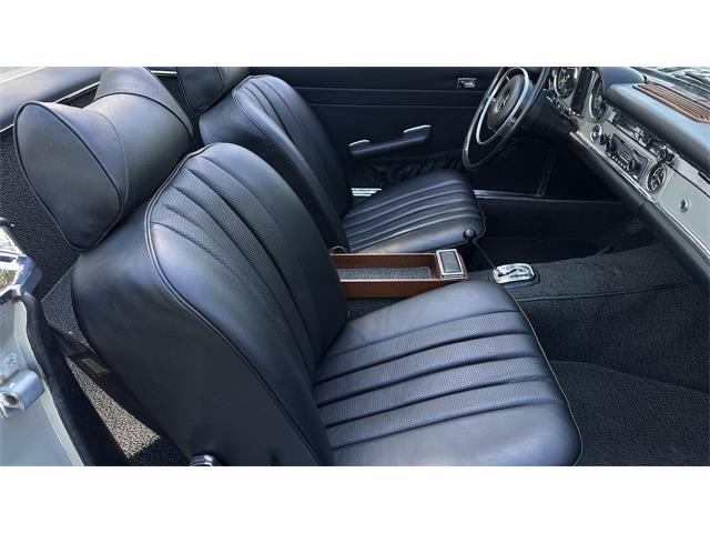 1969 Mercedes-Benz 280SL (CC-2074997) for sale in Southampton, New York