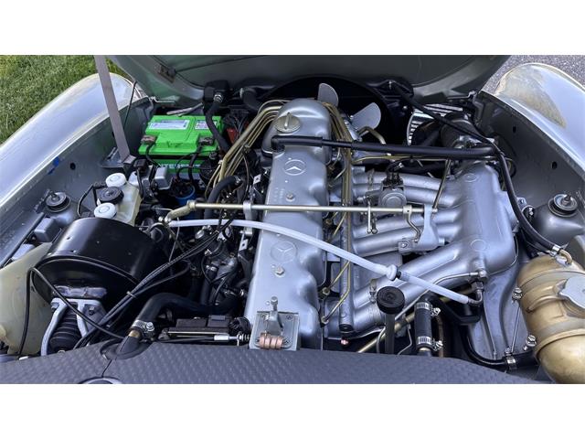 1969 Mercedes-Benz 280SL (CC-2074997) for sale in Southampton, New York
