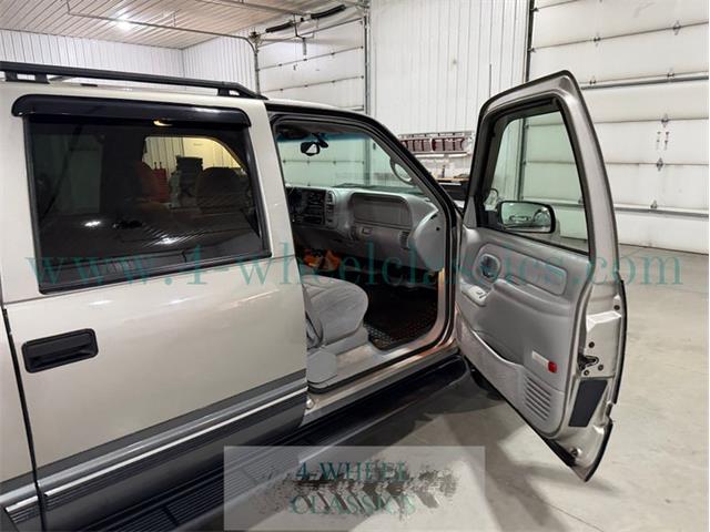 1999 GMC Suburban (CC-2075704) for sale in Holland , Michigan