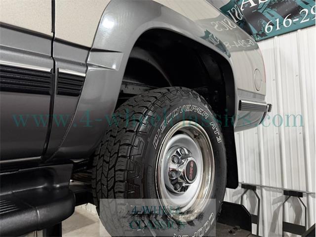 1999 GMC Suburban (CC-2075704) for sale in Holland , Michigan