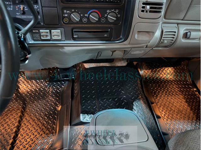 1999 GMC Suburban (CC-2075704) for sale in Holland , Michigan
