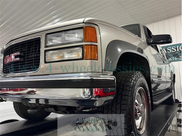 1999 GMC Suburban (CC-2075704) for sale in Holland , Michigan