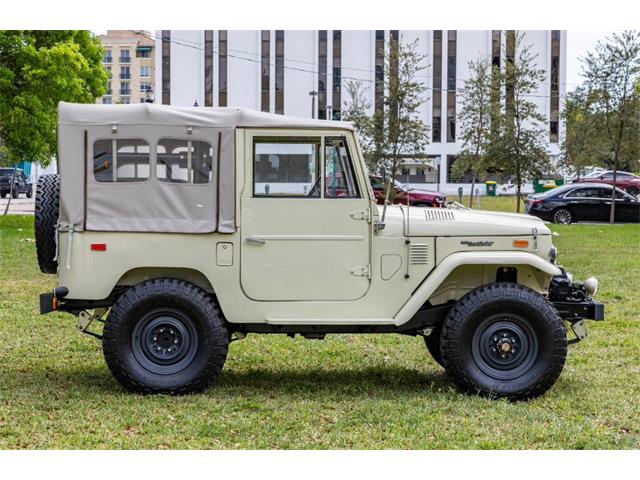 1974 Toyota Land Cruiser FJ40 (CC-2070579) for sale in miami, Florida