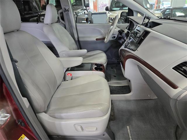 2014 Toyota Sienna (CC-2076641) for sale in Bend, Oregon