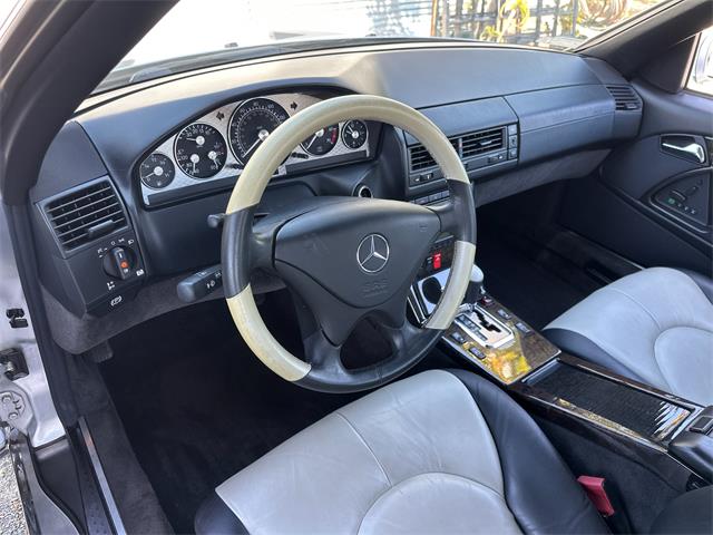 2002 Mercedes-Benz SL500 (CC-2076981) for sale in OAKLAND, California