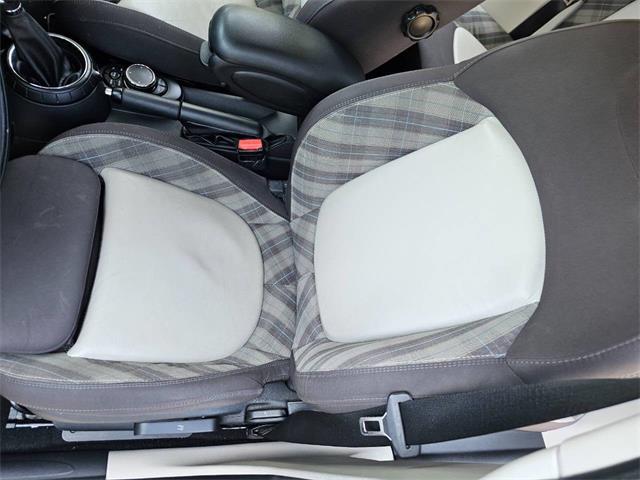 2015 MINI Cooper (CC-2078915) for sale in Woodland Hills, California