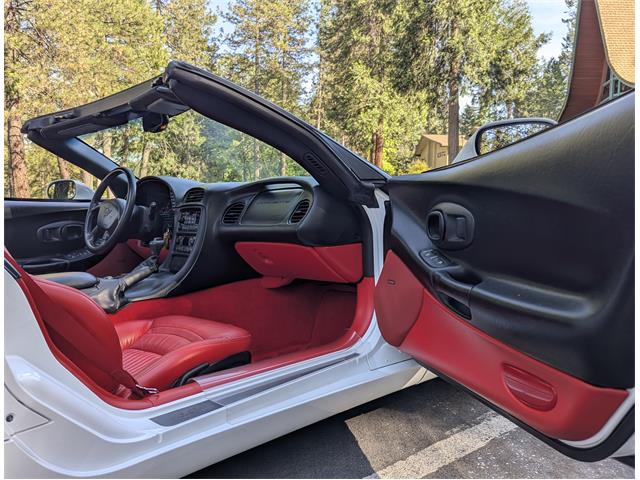 2004 Chevrolet Corvette (Indy 500 Pace Car) (CC-2081187) for sale in Grass Valley, California