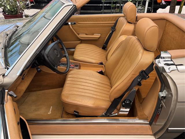 1988 Mercedes-Benz 560 (CC-2080192) for sale in Los Angeles, California