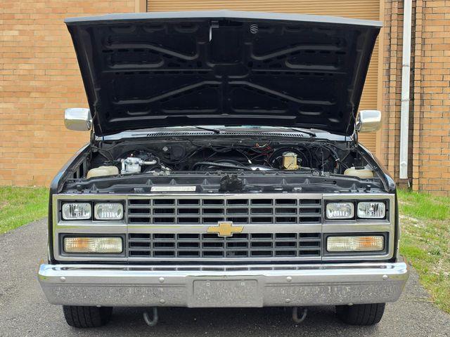 1989 Chevrolet Suburban (CC-2082925) for sale in Hope Mills, North Carolina