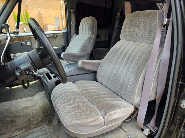 1989 Chevrolet Suburban (CC-2082925) for sale in Hope Mills, North Carolina