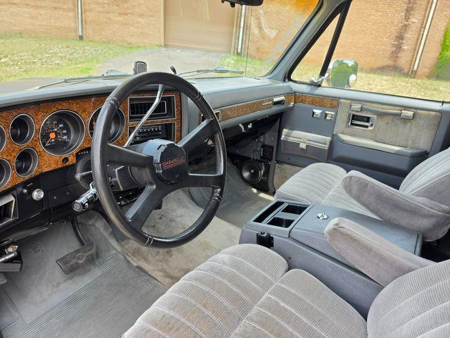 1989 Chevrolet Suburban (CC-2082925) for sale in Hope Mills, North Carolina