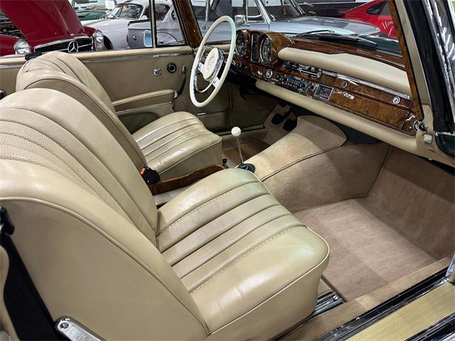 1965 Mercedes-Benz 220 (CC-2082939) for sale in Huntington Station, New York