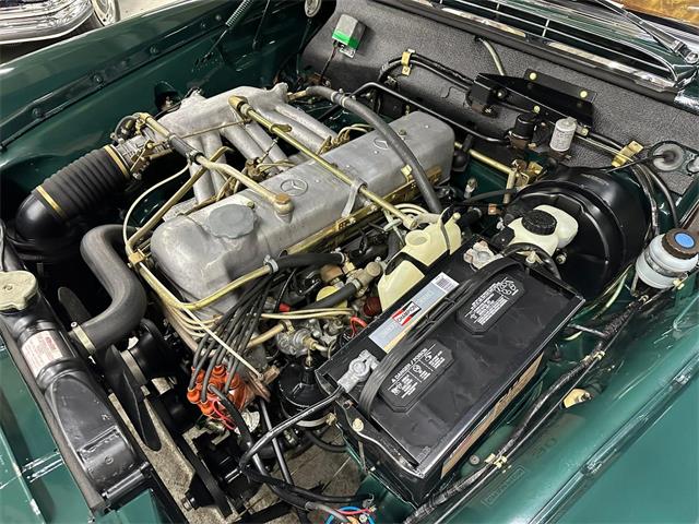1965 Mercedes-Benz 220 (CC-2082939) for sale in Huntington Station, New York