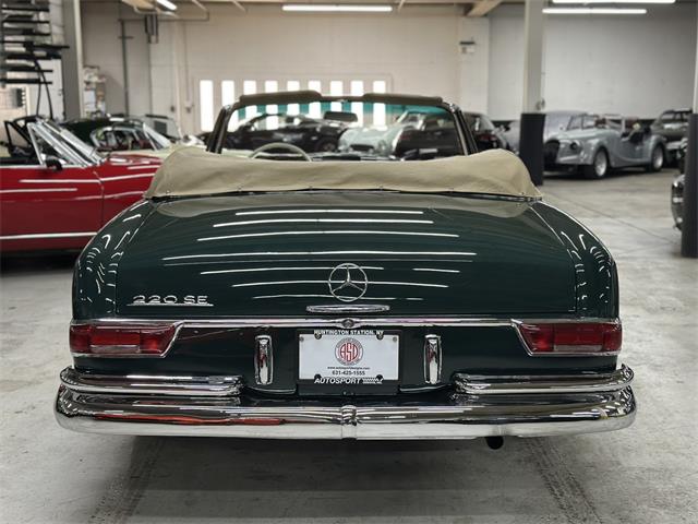 1965 Mercedes-Benz 220 (CC-2082939) for sale in Huntington Station, New York