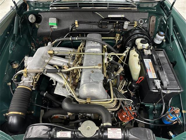 1965 Mercedes-Benz 220 (CC-2082939) for sale in Huntington Station, New York