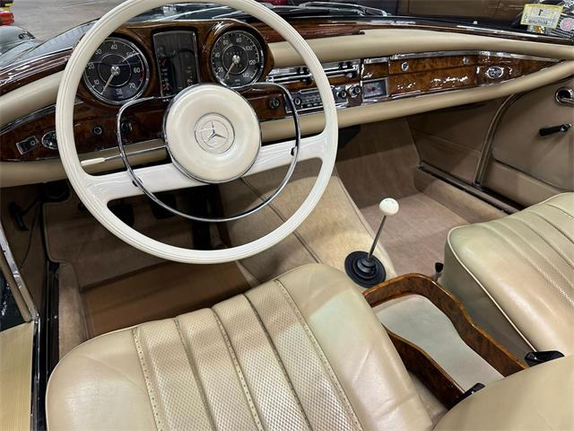 1965 Mercedes-Benz 220 (CC-2082939) for sale in Huntington Station, New York