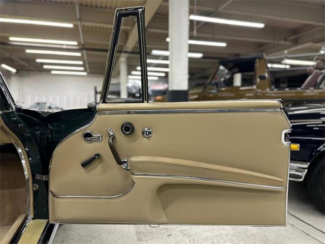 1965 Mercedes-Benz 220 (CC-2082939) for sale in Huntington Station, New York