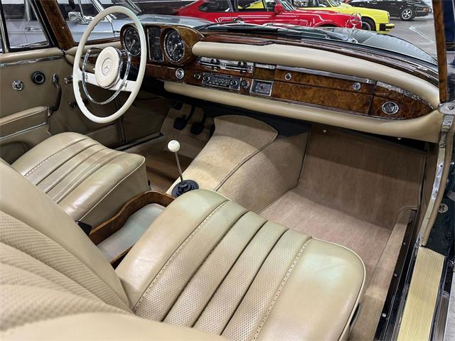 1965 Mercedes-Benz 220 (CC-2082939) for sale in Huntington Station, New York