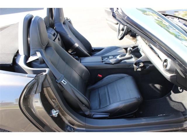 2017 Fiat 124 (CC-2083022) for sale in La Verne, California