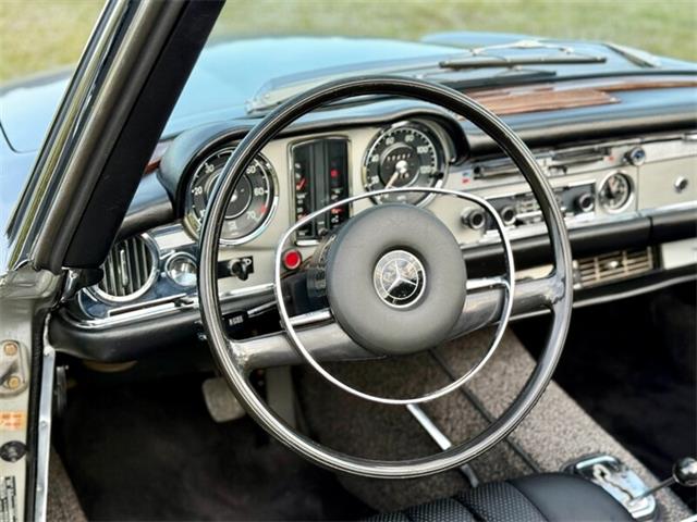 1969 Mercedes-Benz 280 SL Pagoda (CC-2083355) for sale in Boca Raton, Florida