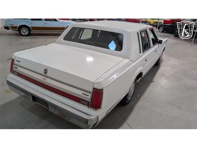1988 Lincoln Town Car (CC-2083822) for sale in Caledonia, Wisconsin