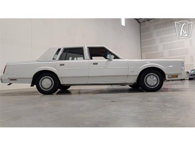 1988 Lincoln Town Car (CC-2083822) for sale in Caledonia, Wisconsin