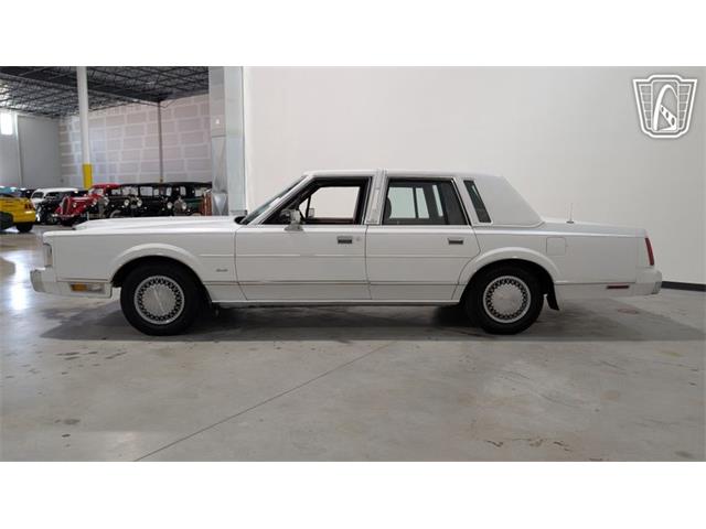 1988 Lincoln Town Car (CC-2083822) for sale in Caledonia, Wisconsin