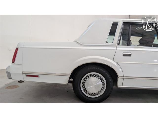 1988 Lincoln Town Car (CC-2083822) for sale in Caledonia, Wisconsin