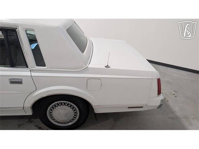1988 Lincoln Town Car (CC-2083822) for sale in Caledonia, Wisconsin